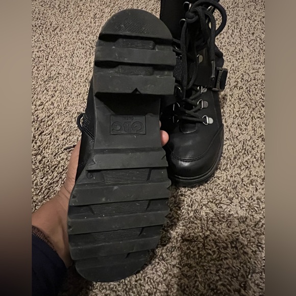 G By Guess black heel boots - Picture 7 of 9